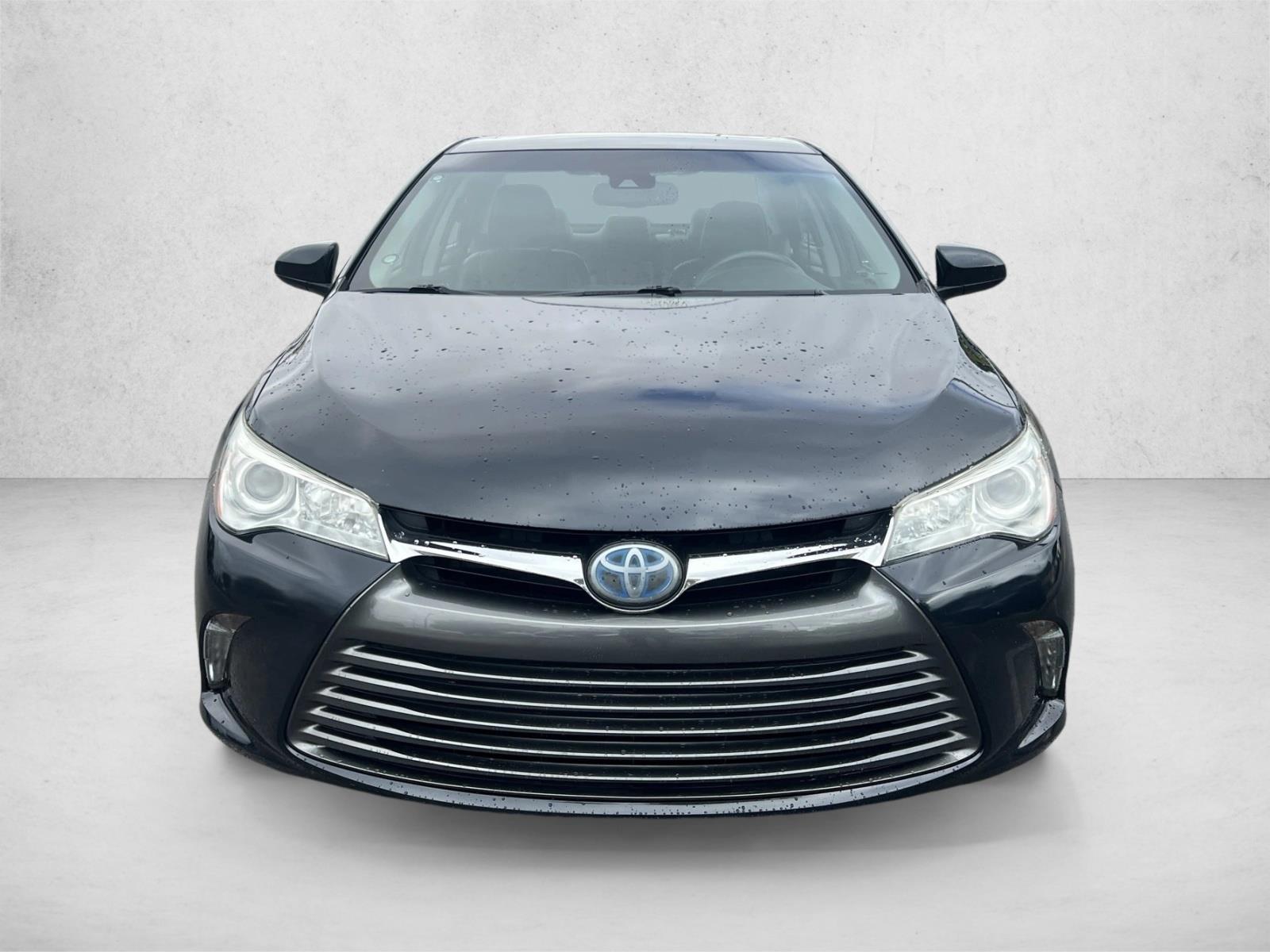 2017 Toyota Camry Hybrid XLE photo 2