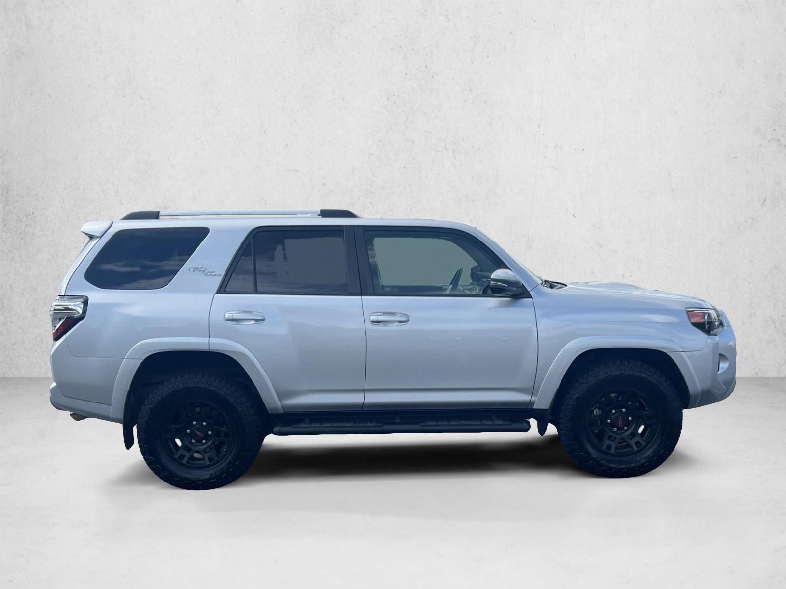 2017 Toyota 4Runner TRD Premium photo 4