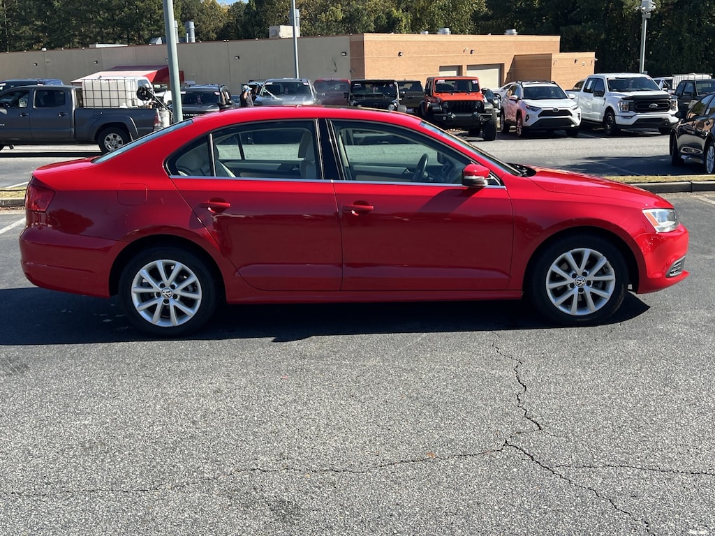 Used 2013 Volkswagen Jetta 2.5L SE Sedan