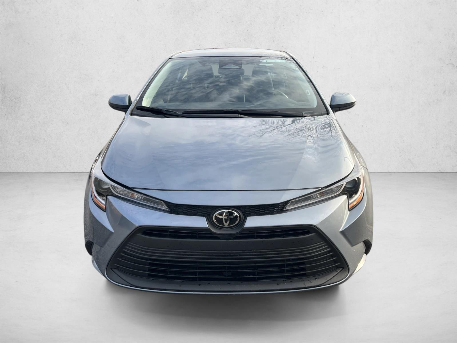 2025 Toyota Corolla LE photo 2