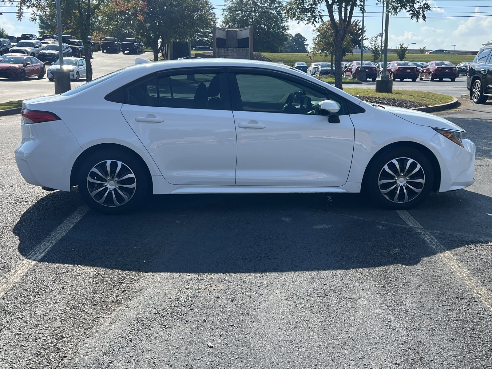 2022 Toyota Corolla LE photo 3