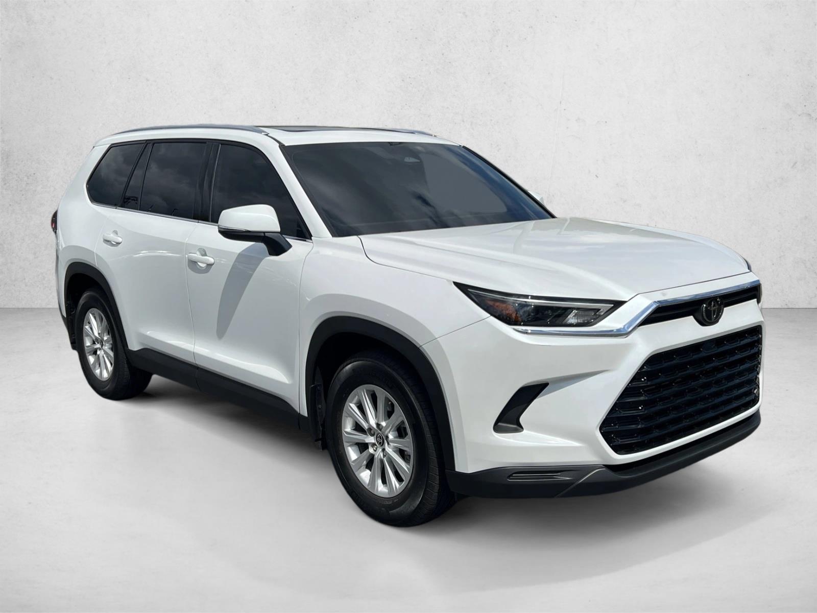 2025 Toyota Grand Highlander XLE photo 3
