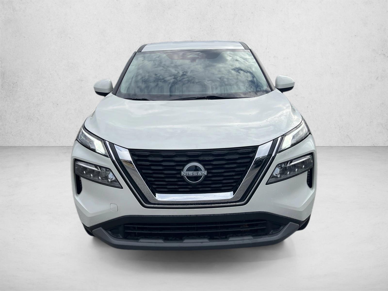 2023 Nissan Rogue SV photo 2