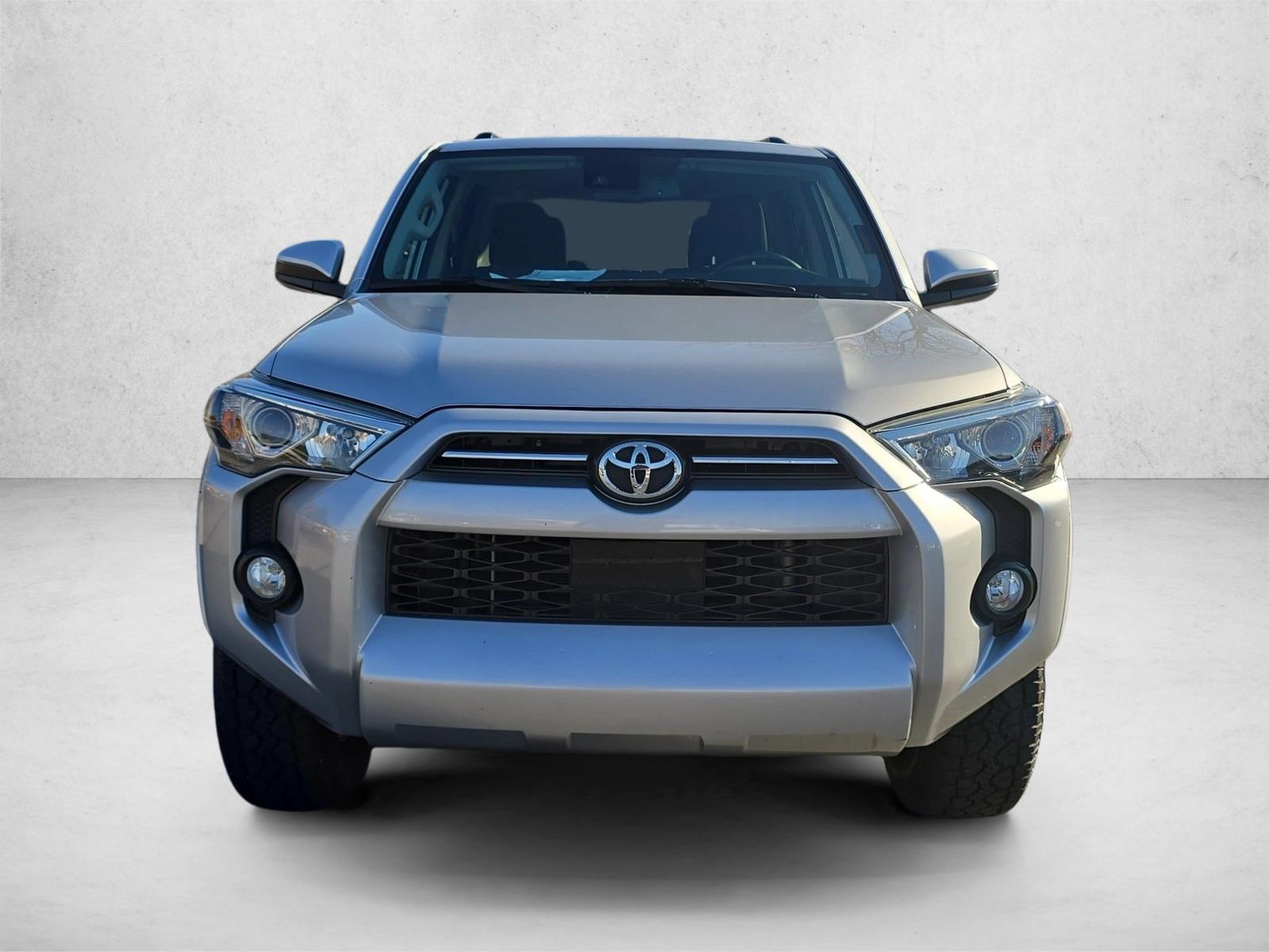 2020 Toyota 4Runner SR5 photo 2