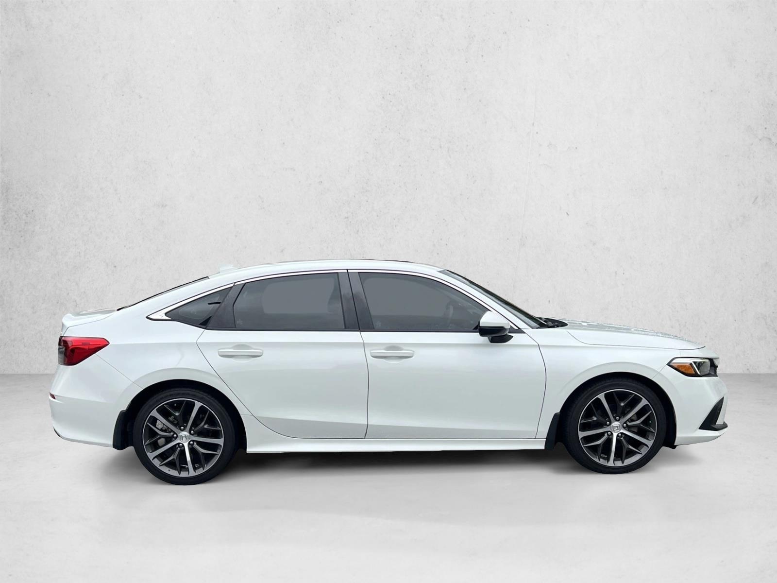 2022 Honda Civic Touring photo 3