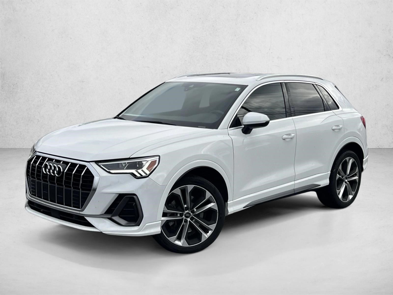 2020 Audi Q3 S Line Premium Plus's photo