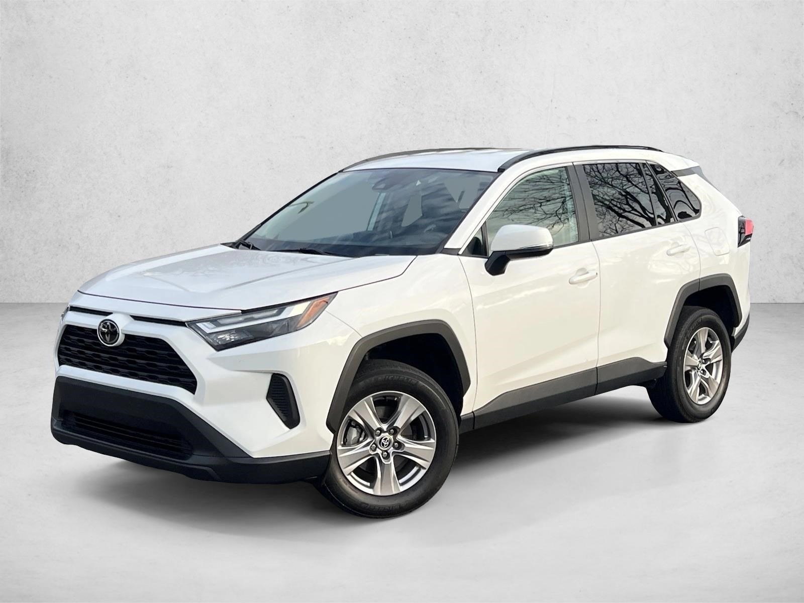 2023 Toyota RAV4 XLE's photo