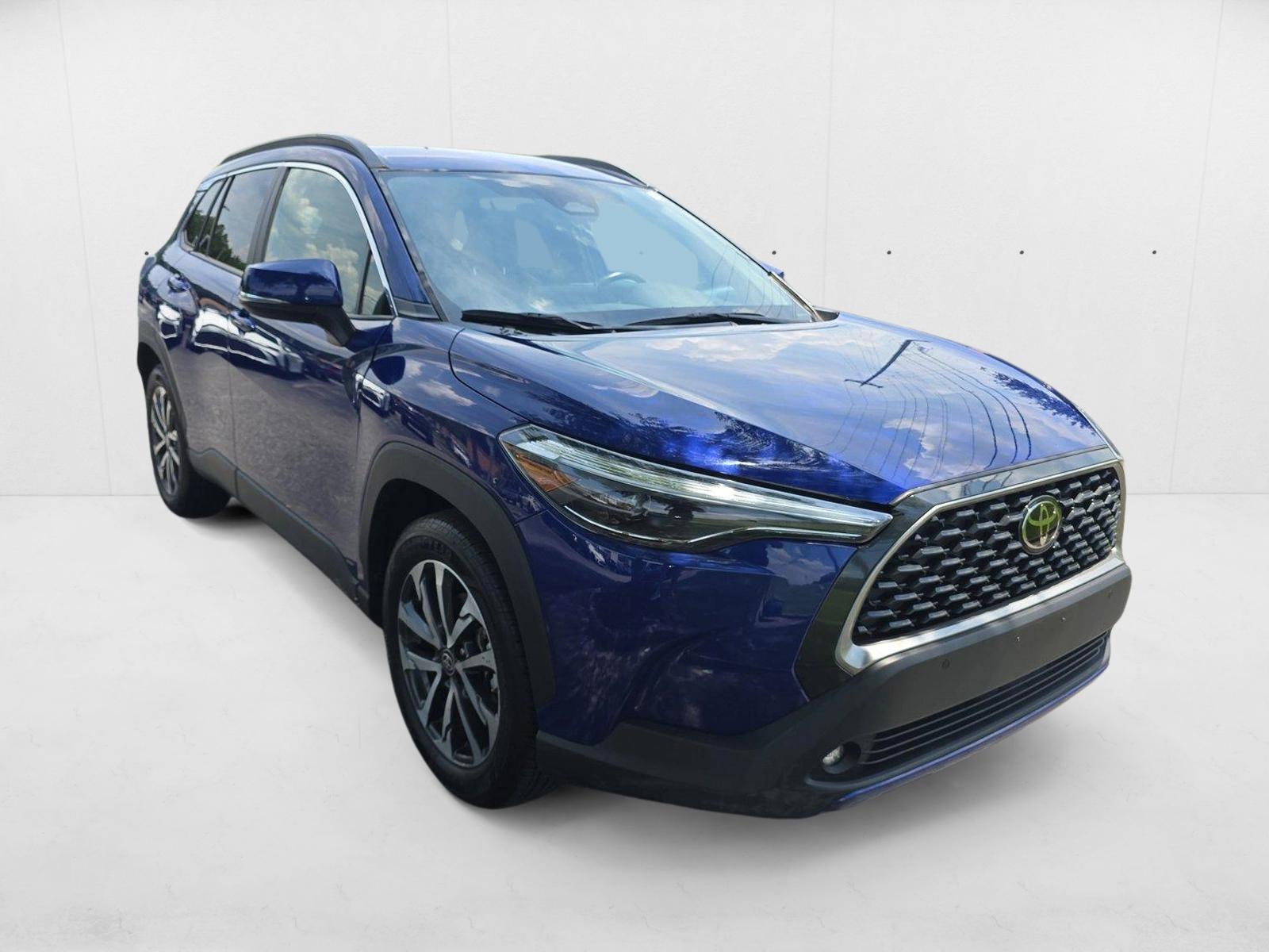 2024 Toyota Corolla Cross XLE photo 3