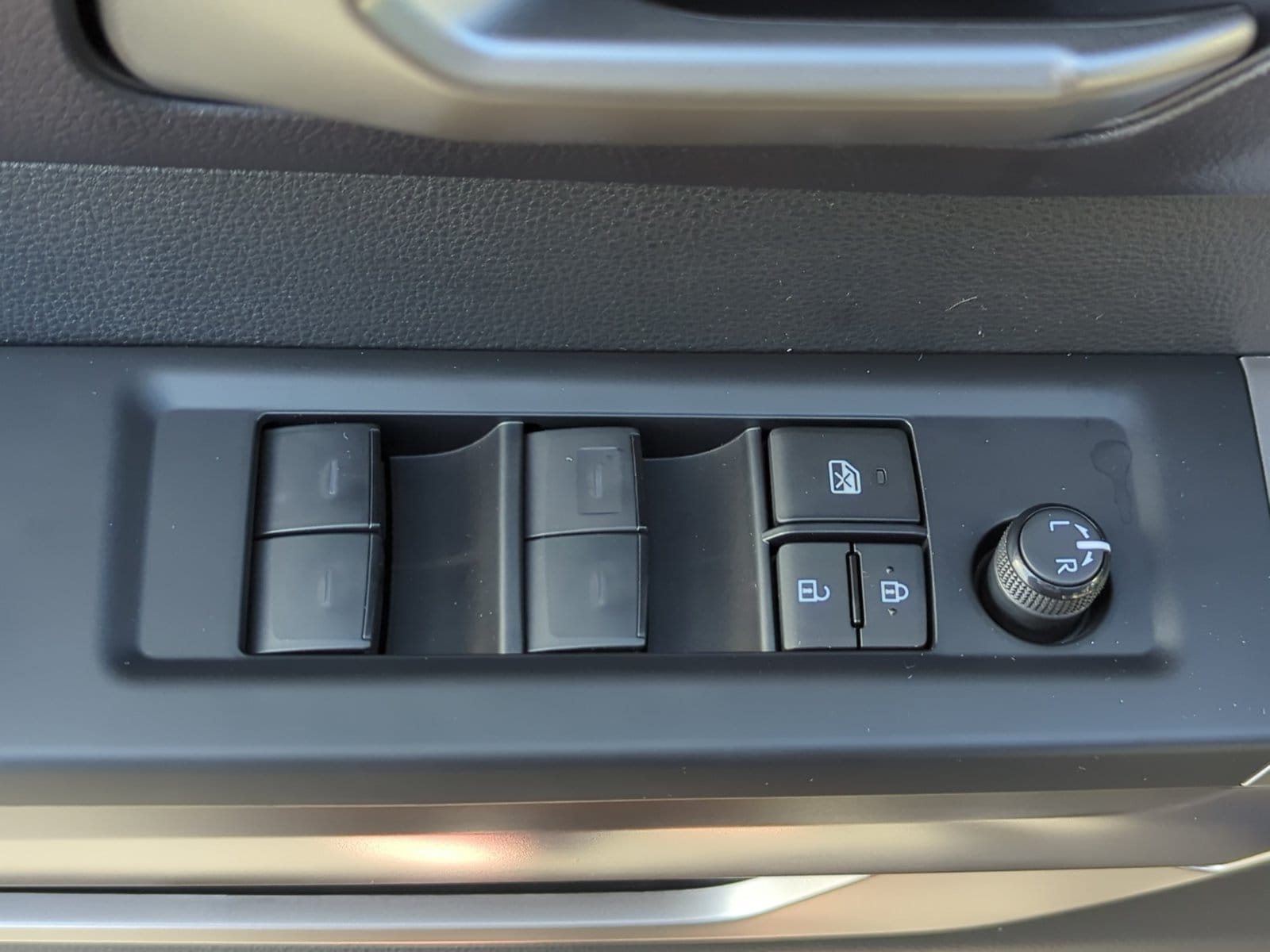 2024 Toyota Tundra SR5 - Photo 12