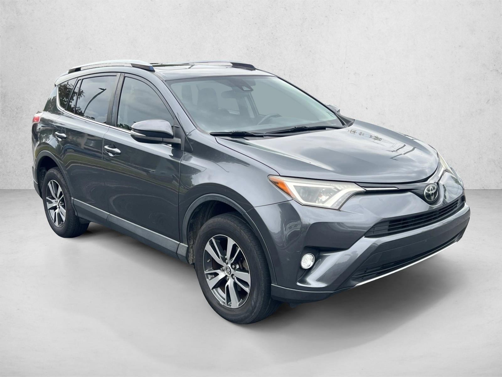 2018 Toyota RAV4 XLE photo 3
