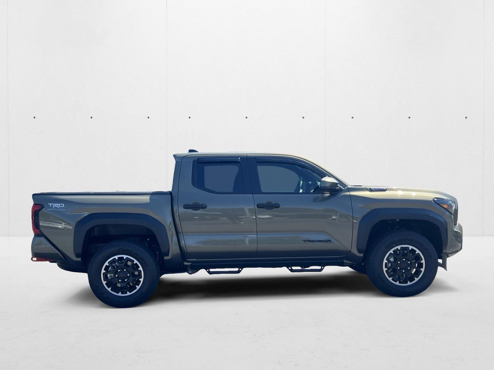 2025 Toyota Tacoma TRD Off-Road photo 4
