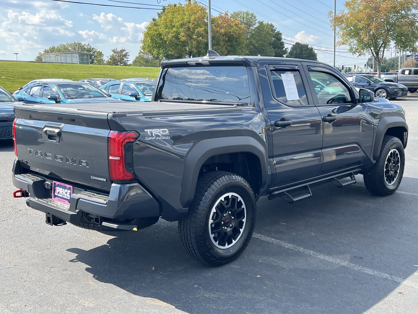 2025 Toyota Tacoma TRD Off-Road photo 4
