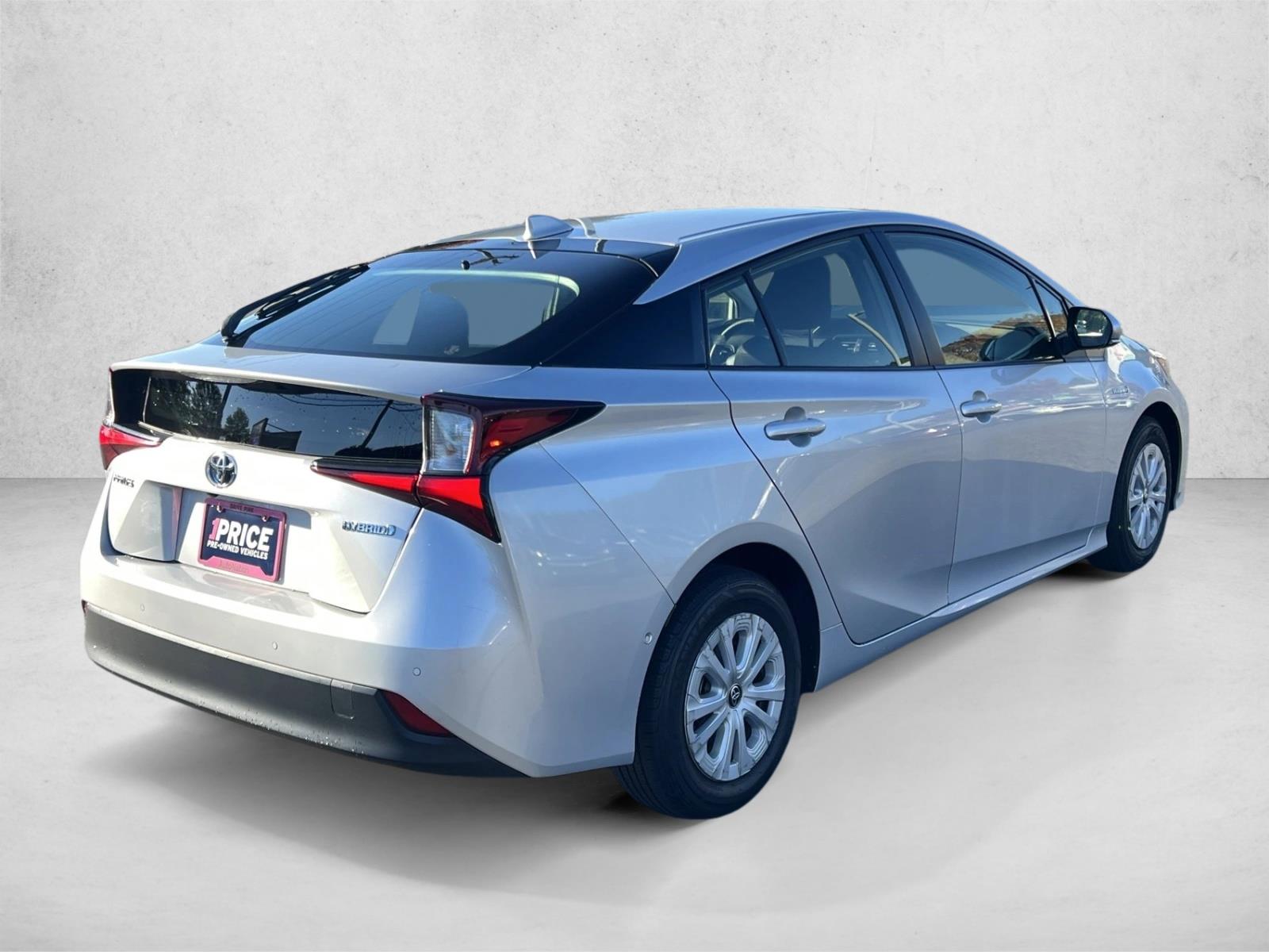 2021 Toyota Prius LE photo 4