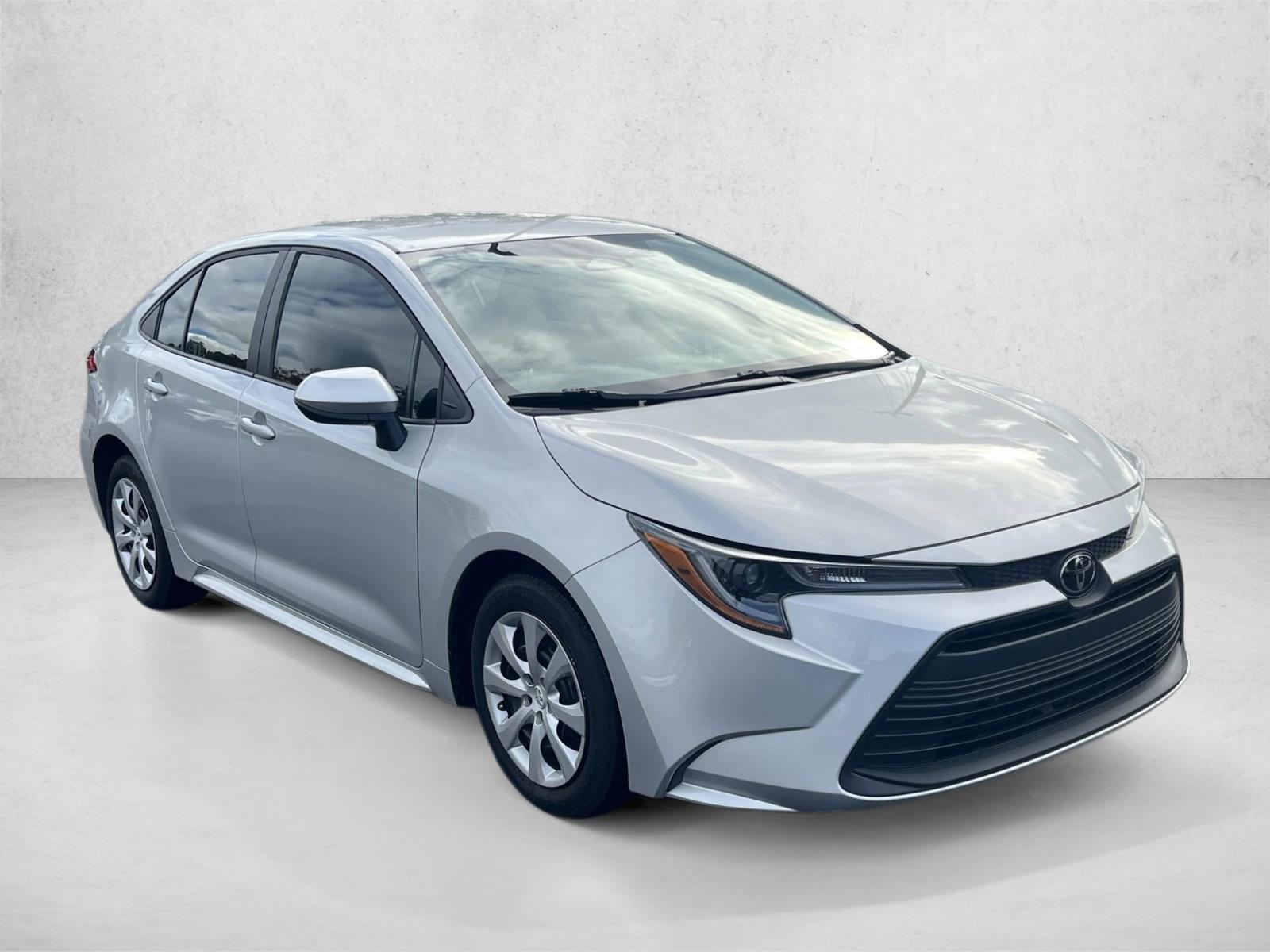 2024 Toyota Corolla LE photo 3
