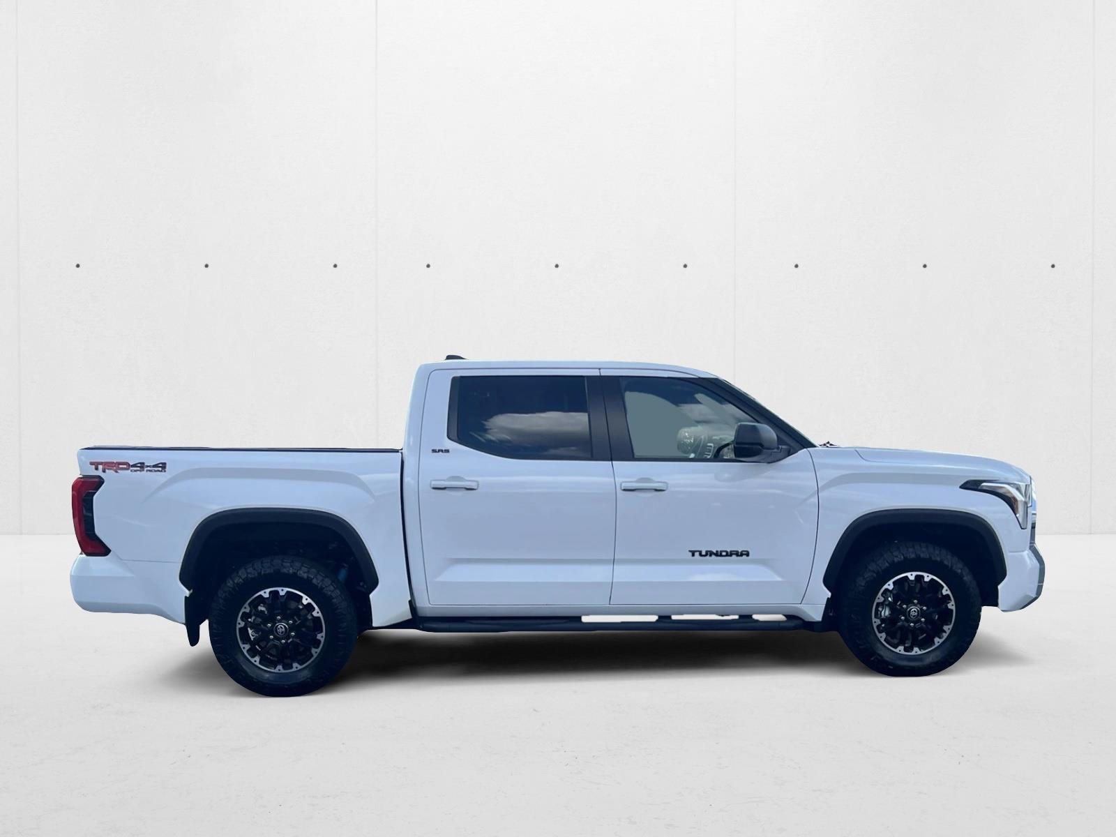 2025 Toyota Tundra SR5 CrewMax photo 4