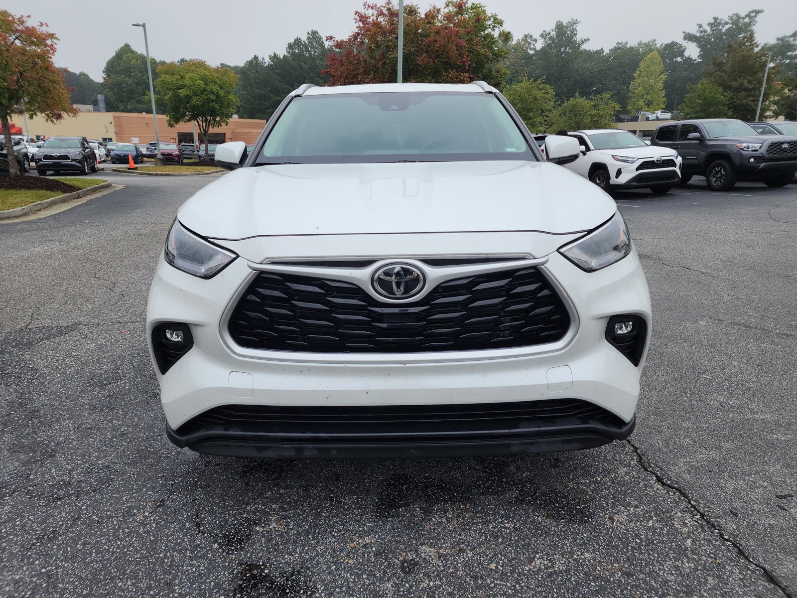 Used 2023 Toyota Highlander XLE with VIN 5TDKDRAH8PS014550 for sale in Buford, GA