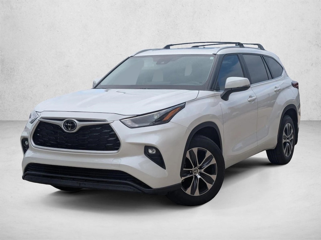 Used 2023 Toyota Highlander XLE SUV