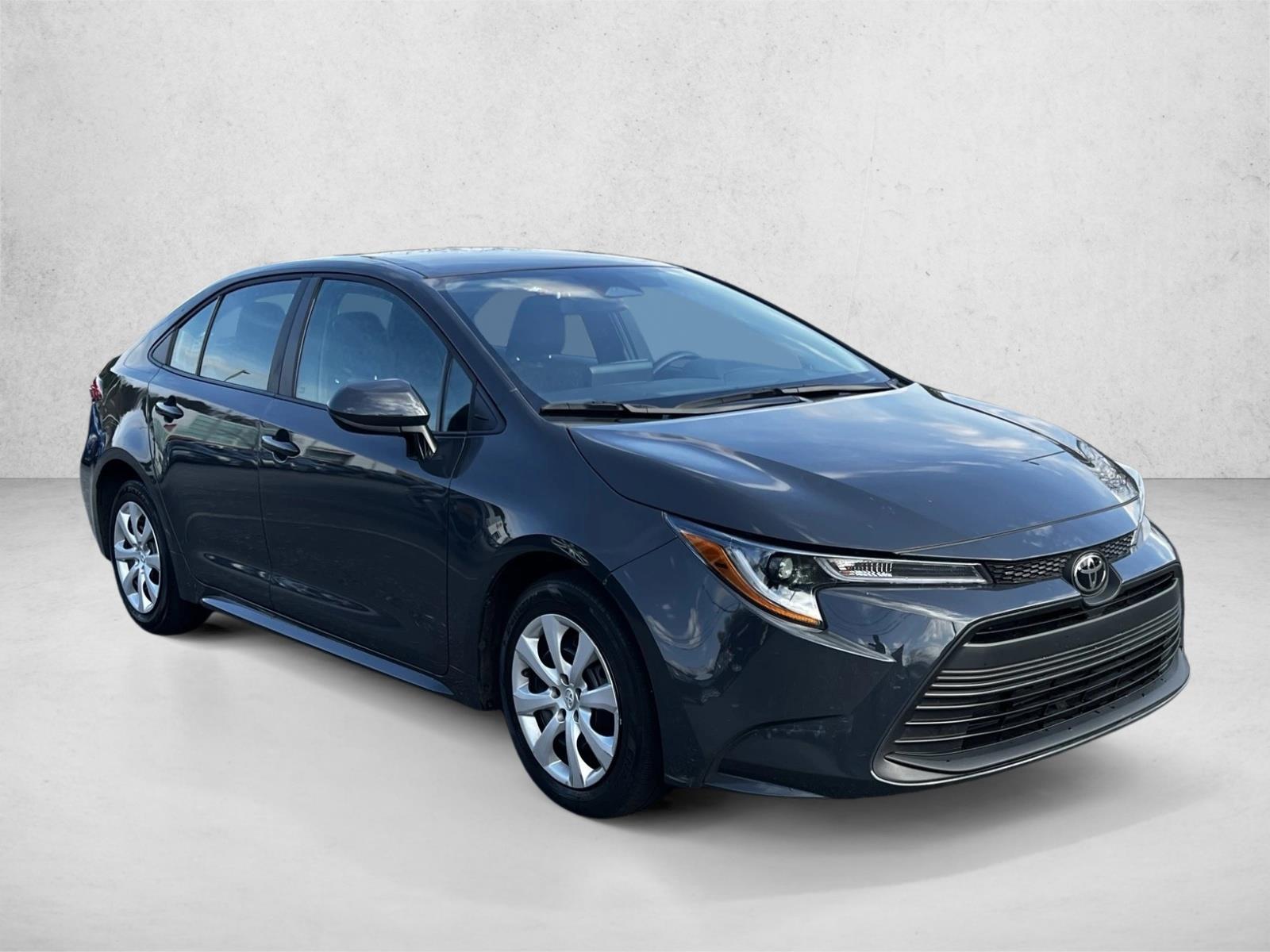 2025 Toyota Corolla LE photo 3