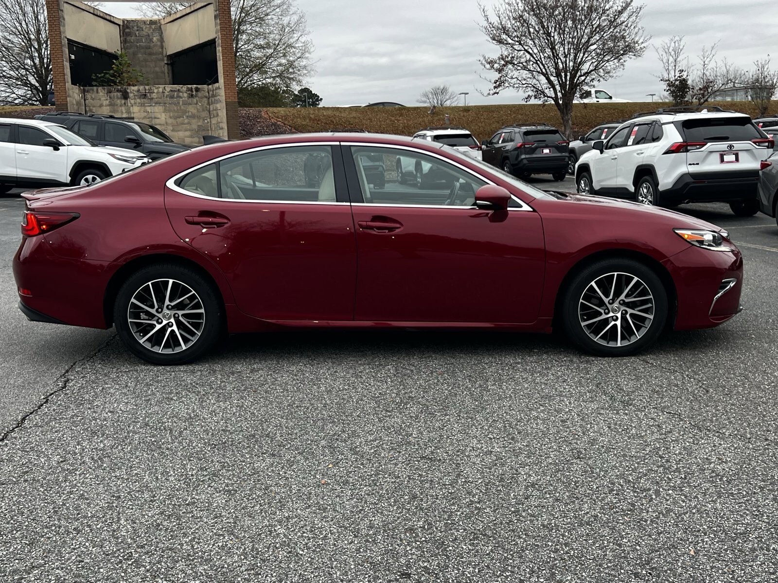 2017 Lexus ES 350 photo 4