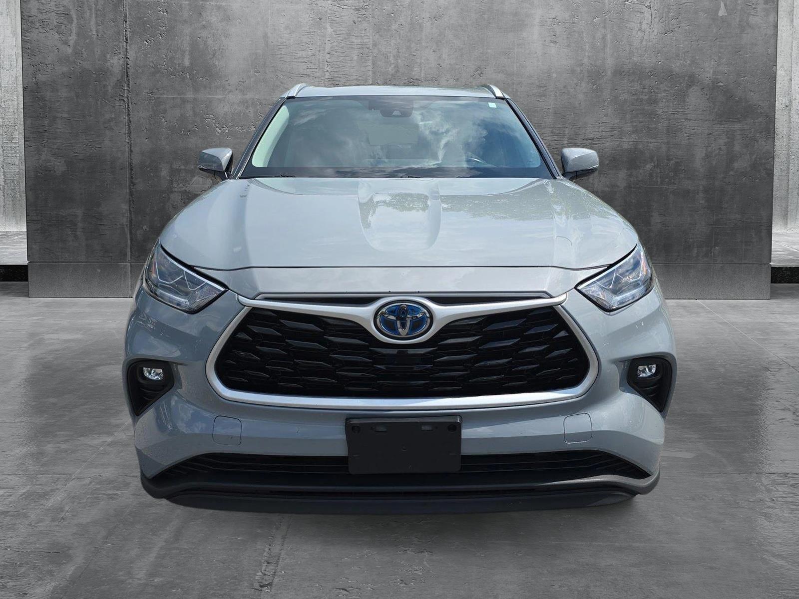 2023 Toyota Highlander Hybrid XLE Bronze Edition photo 2
