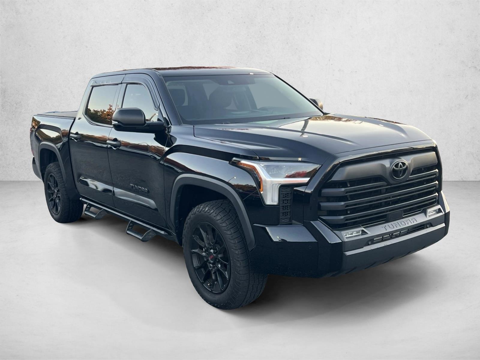 2023 Toyota Tundra SR5 CrewMax photo 3