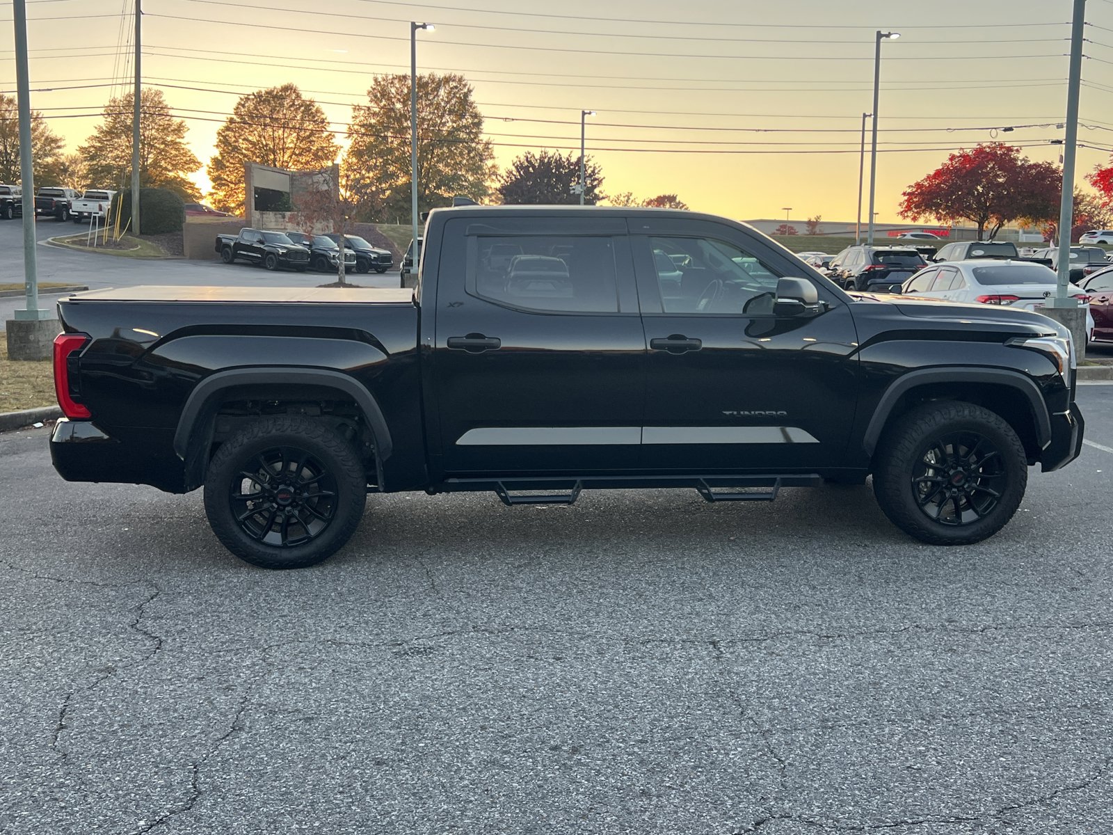 2023 Toyota Tundra SR5 CrewMax photo 4