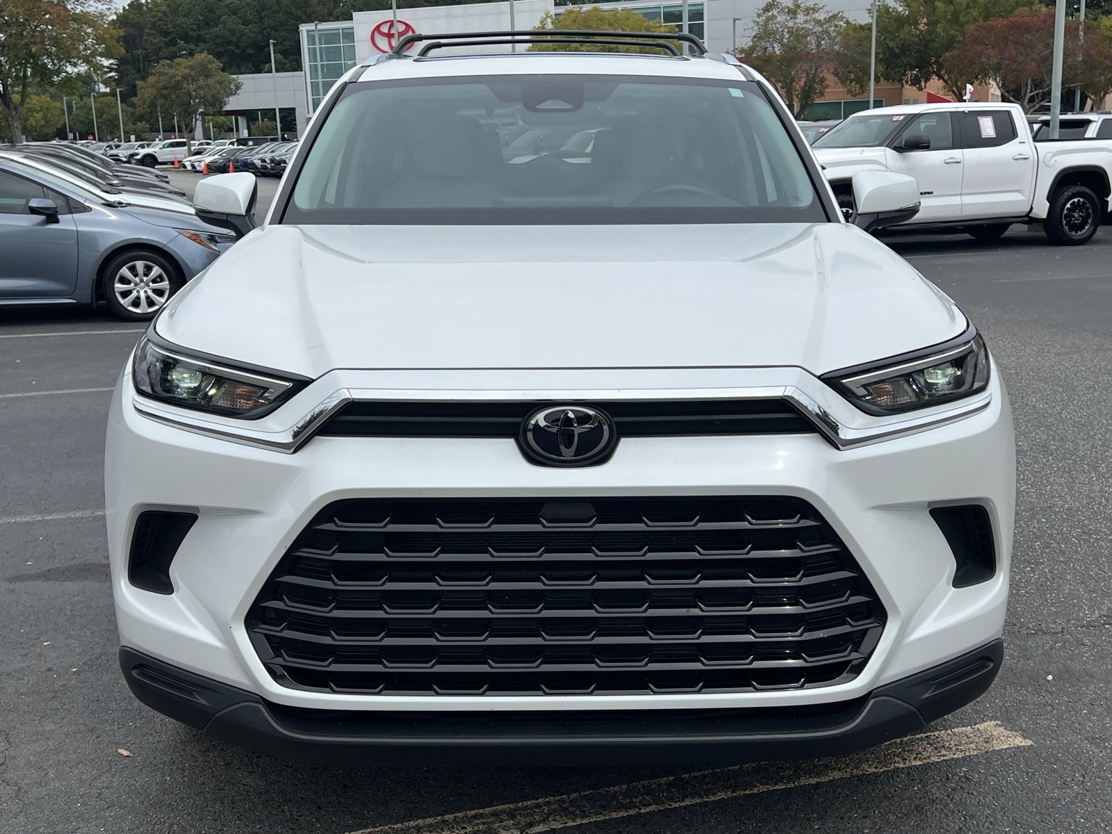 2024 Toyota Grand Highlander XLE photo 2