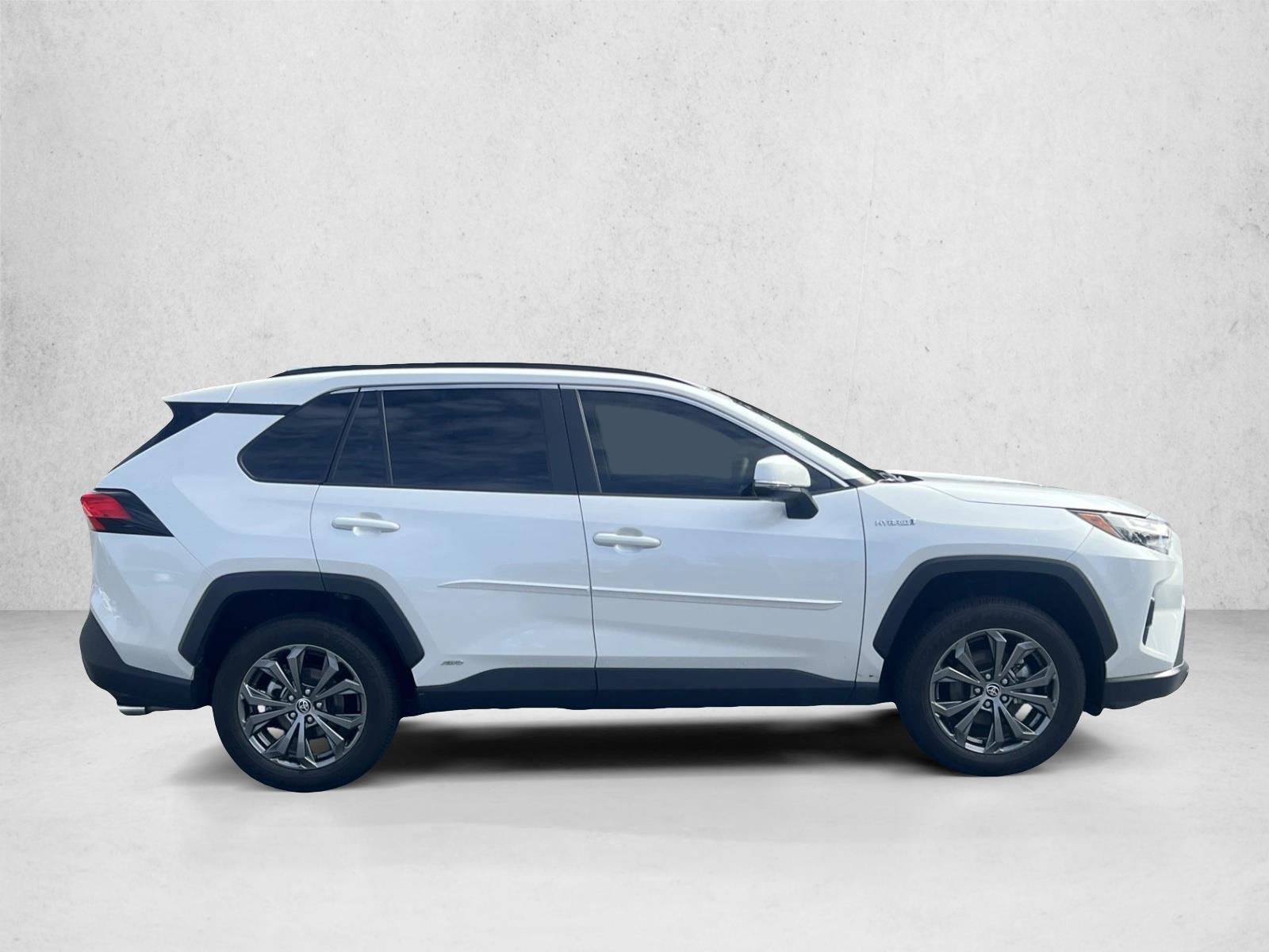 2024 Toyota RAV4 Hybrid XLE Premium photo 4