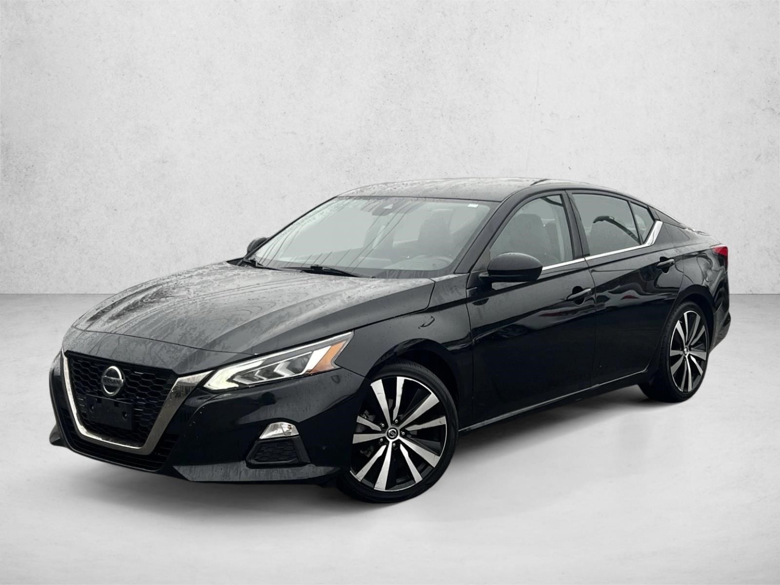 2021 Nissan Altima SR's photo