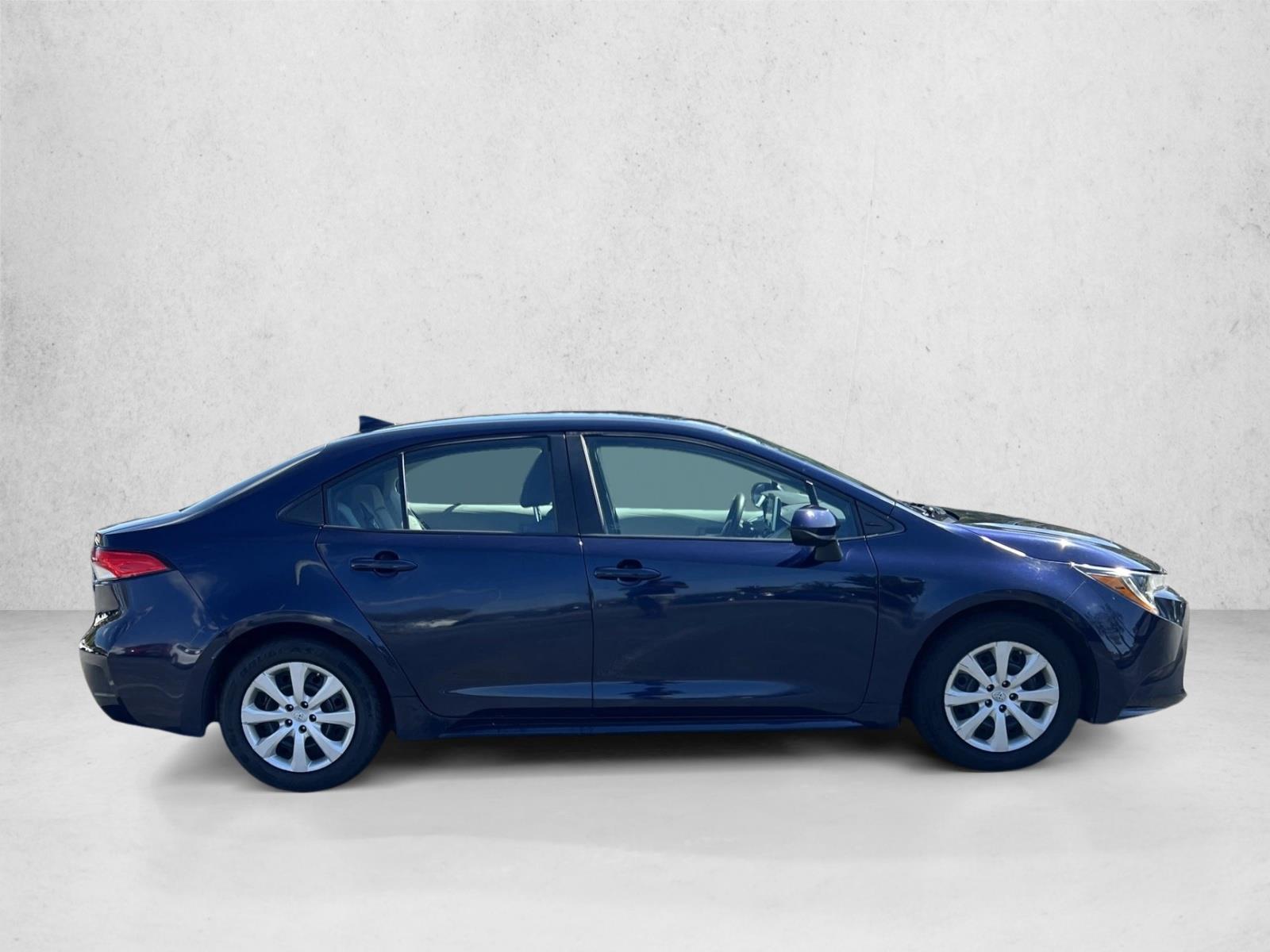 2020 Toyota Corolla LE photo 3