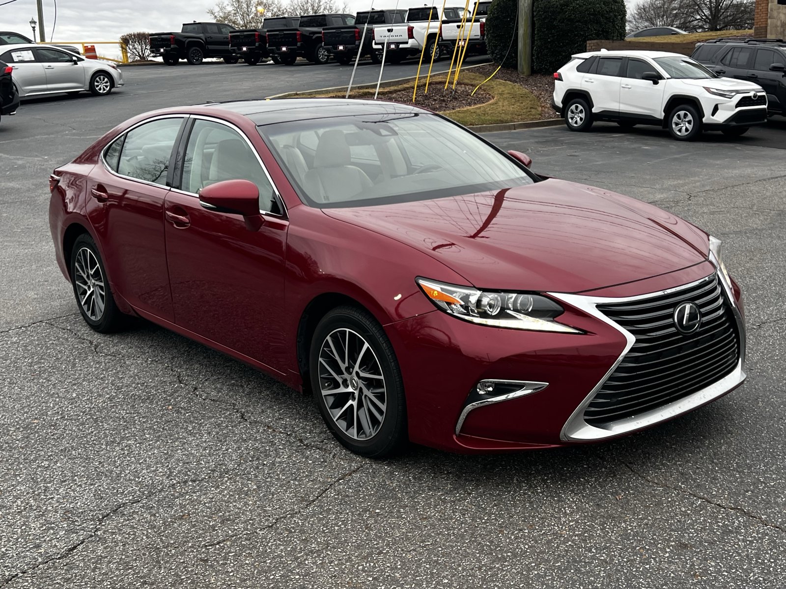 2017 Lexus ES 350 photo 3