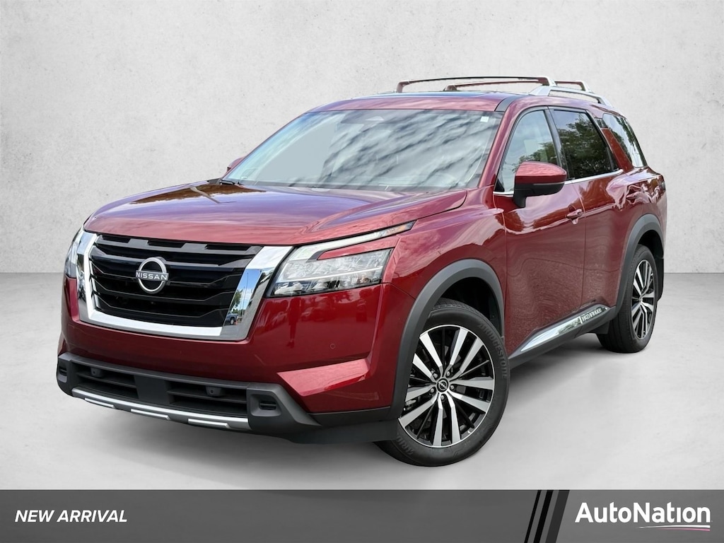 Used 2024 Nissan Pathfinder Platinum SUV