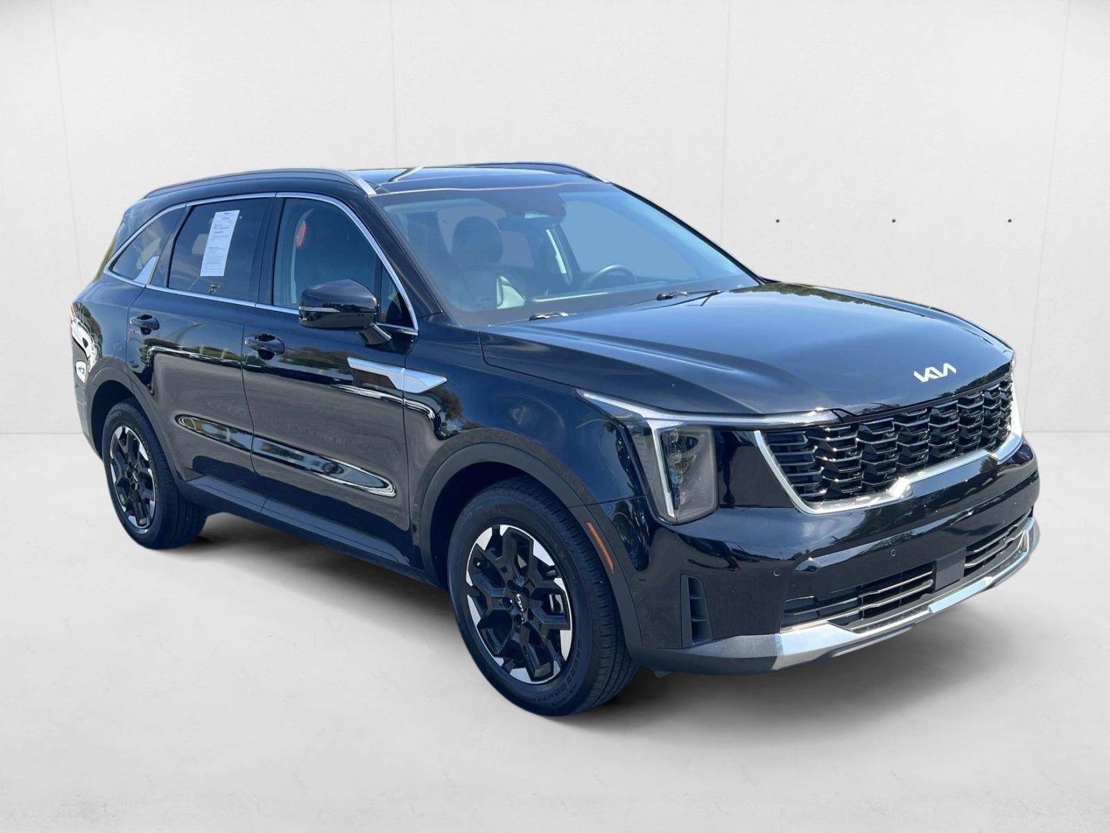 2025 Kia Sorento S photo 3
