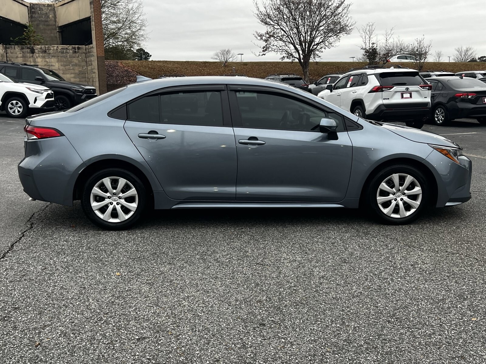 2024 Toyota Corolla LE photo 2