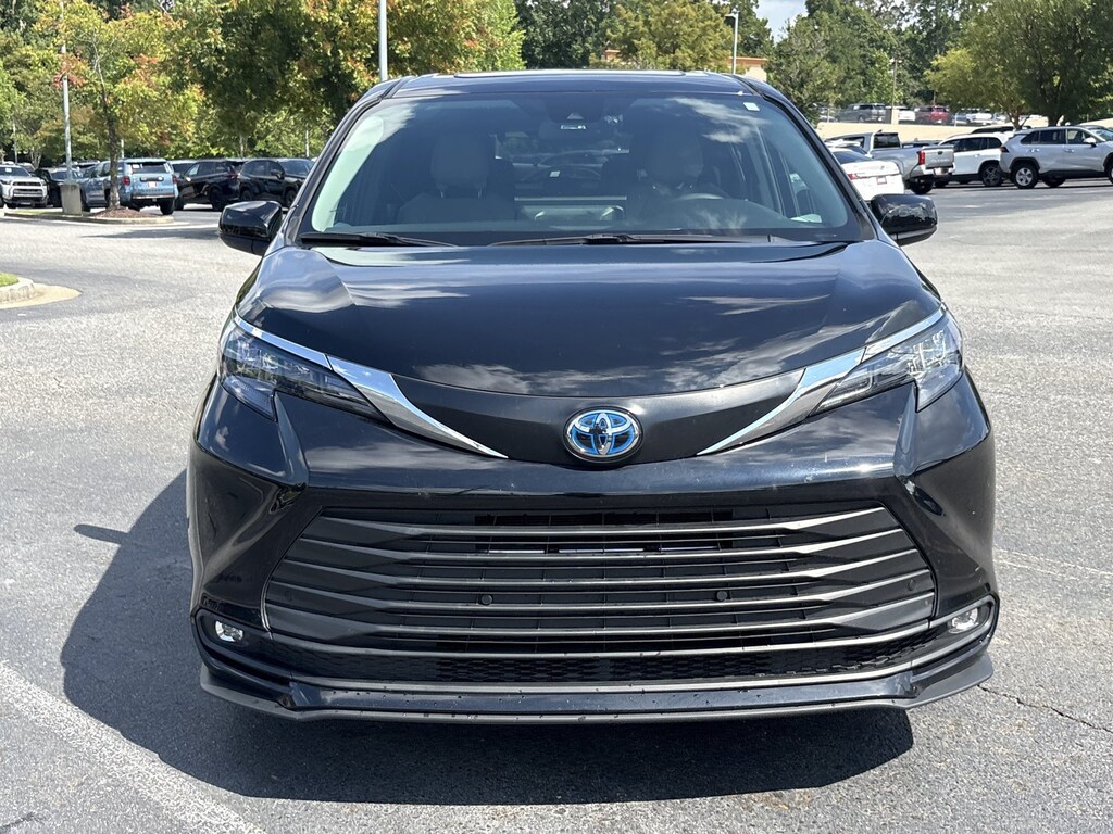 Used 2025 Toyota Sienna XLE 8 Passenger Van Passenger Van