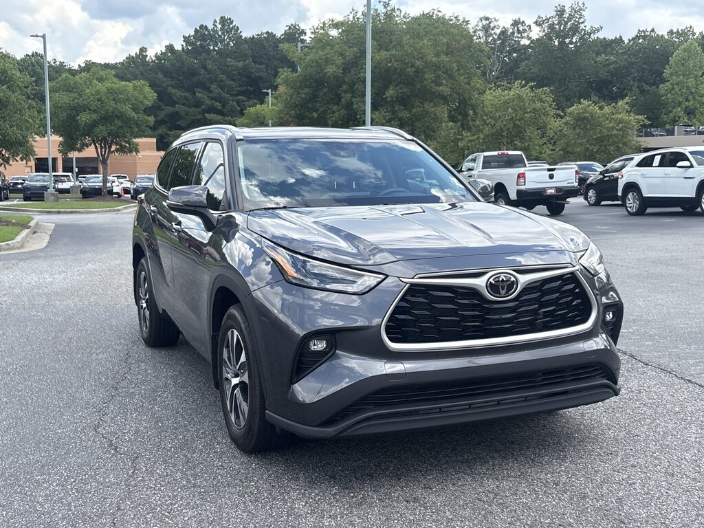 Used 2022 Toyota Highlander XLE SUV
