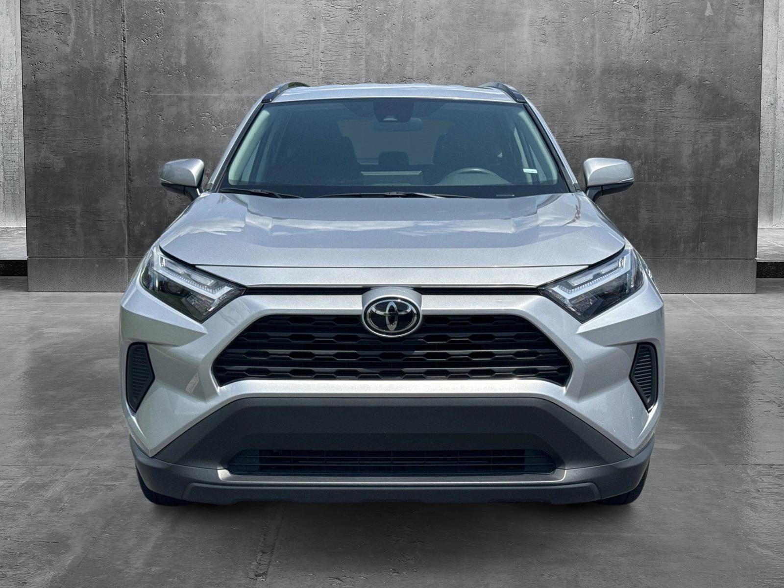 2024 Toyota RAV4 XLE photo 2