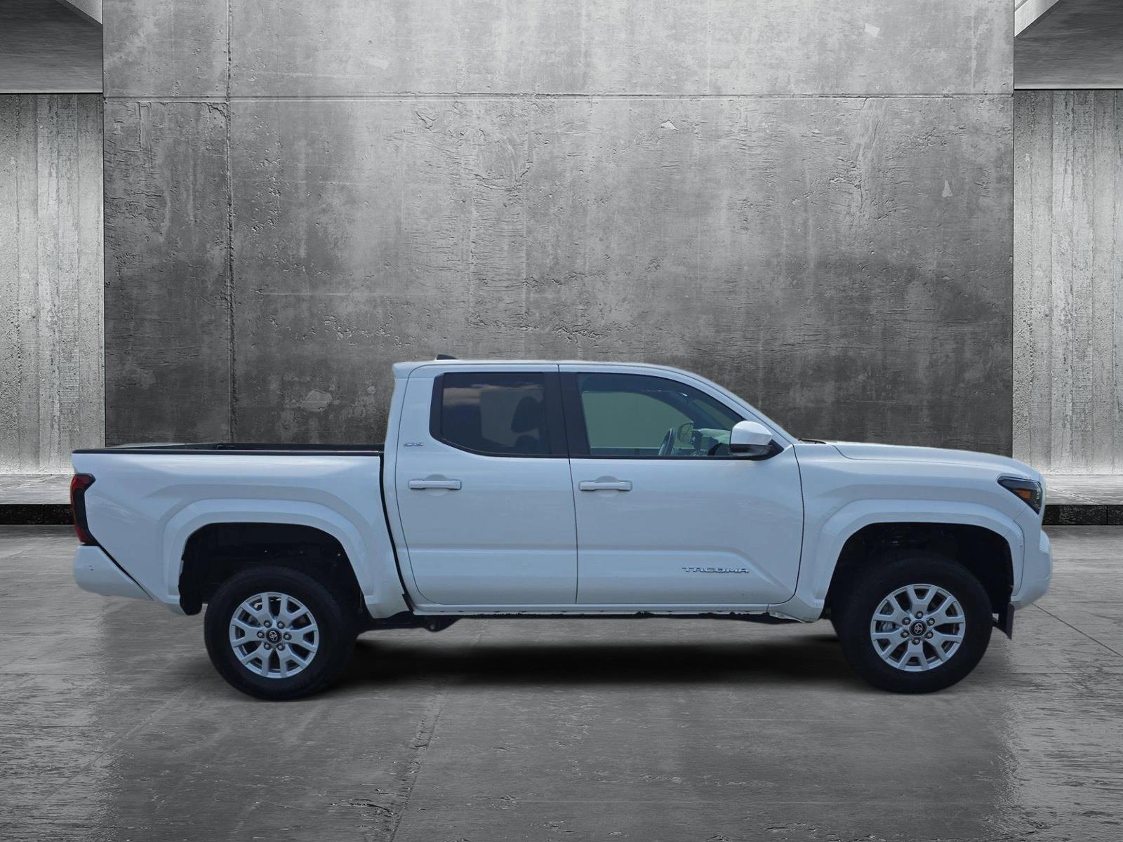 2024 Toyota Tacoma SR5 Double Cab photo 4