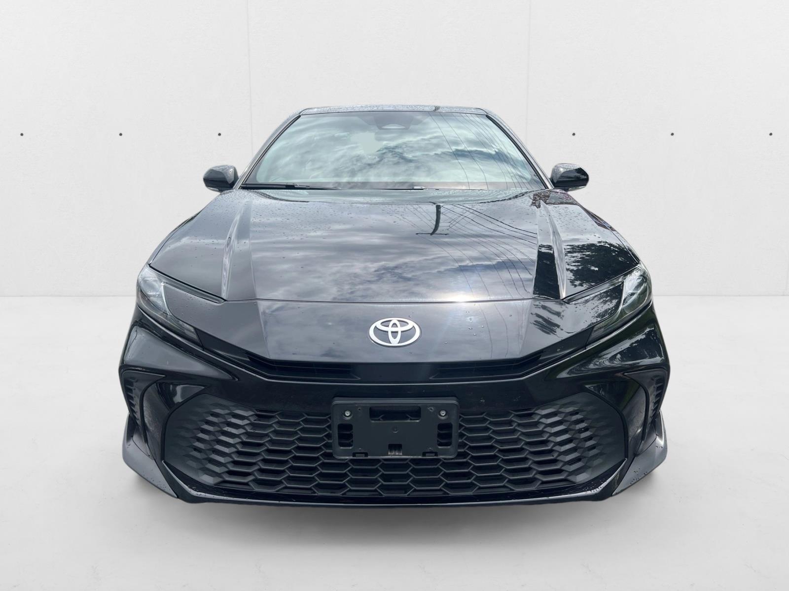 2025 Toyota Camry SE photo 2