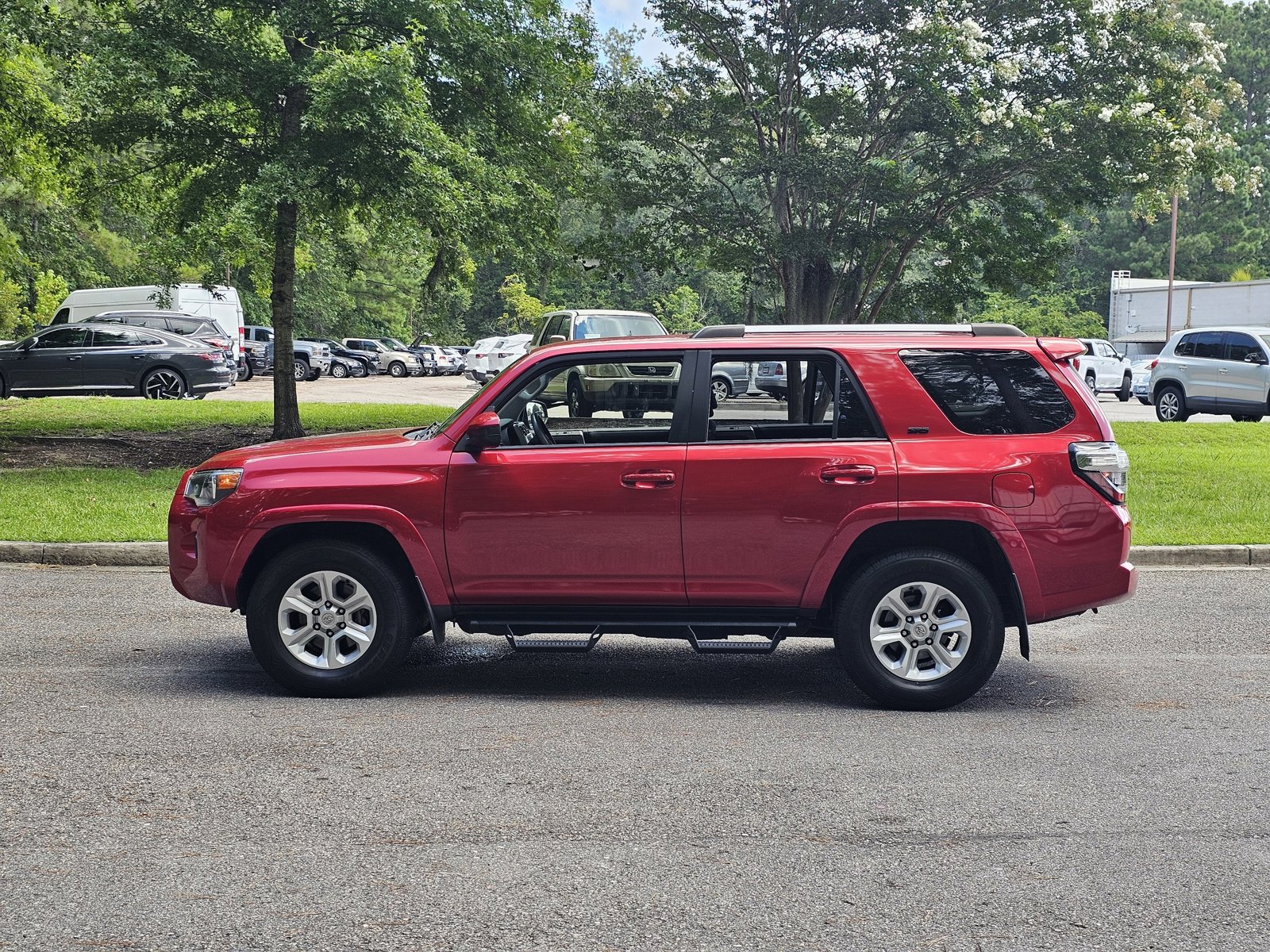 2022 Toyota 4Runner SR5 photo 3