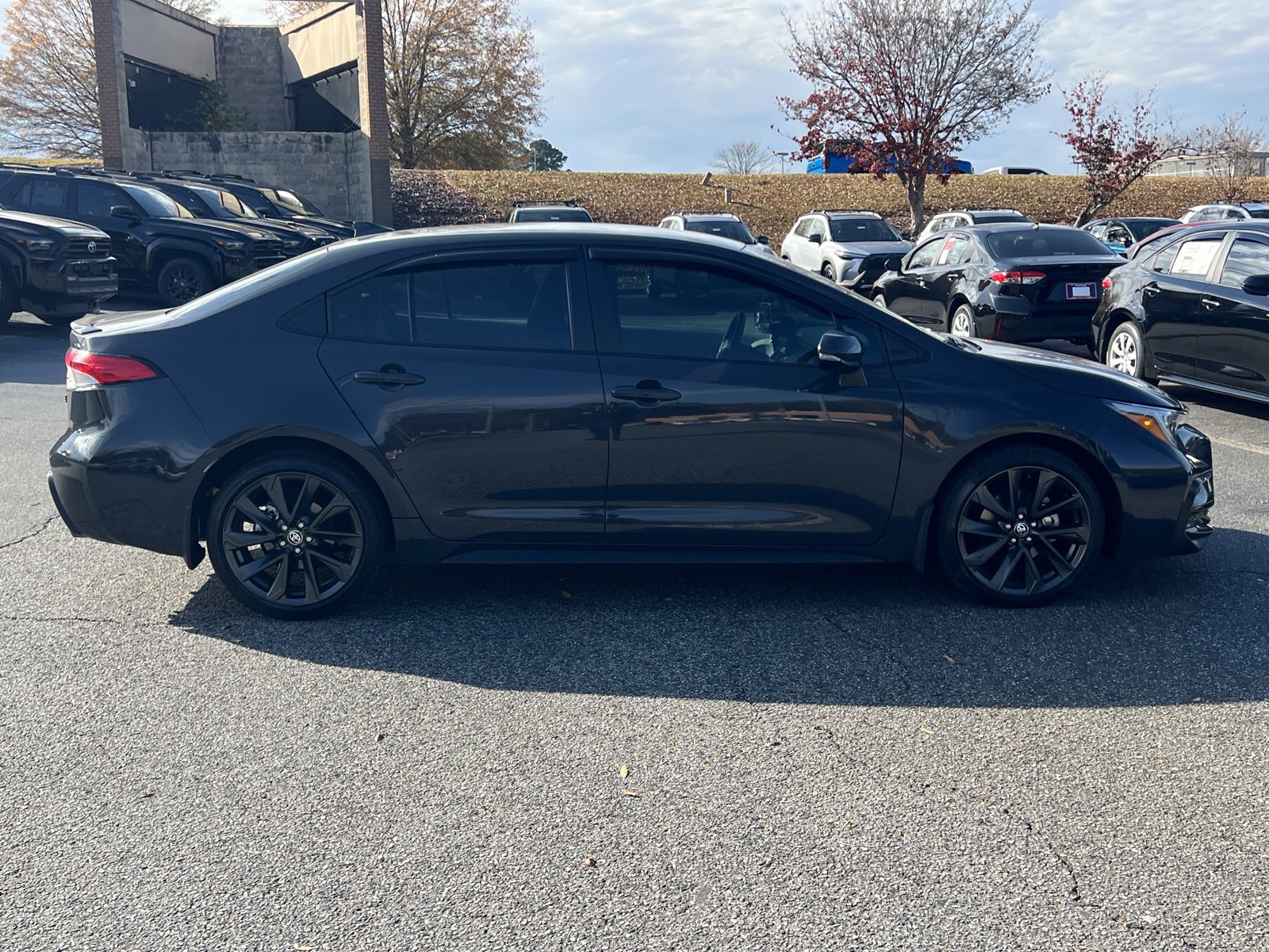 2025 Toyota Corolla SE photo 4