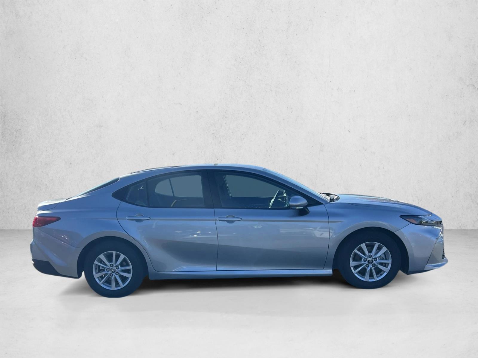 2025 Toyota Camry LE photo 4