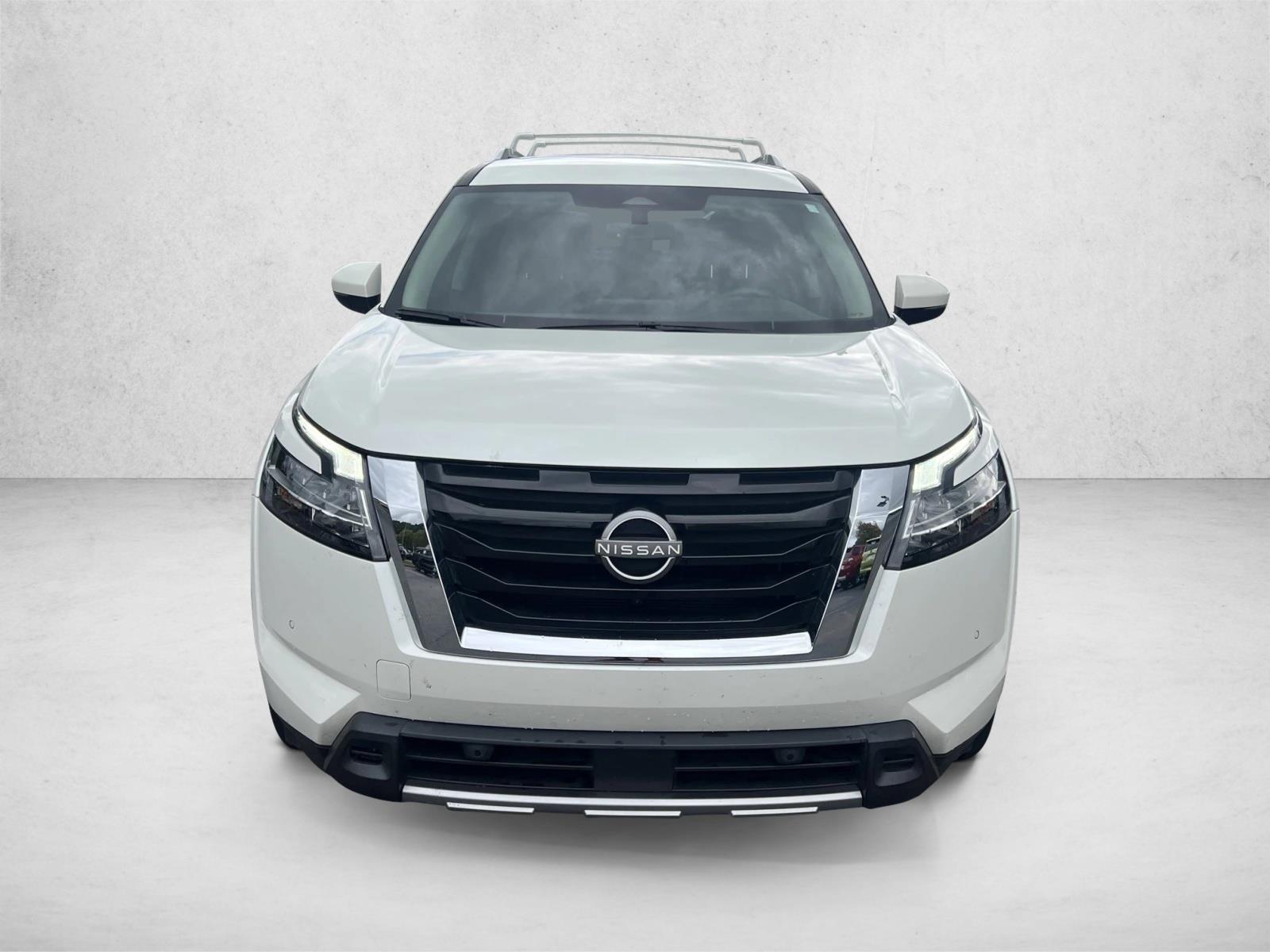 2023 Nissan Pathfinder SL photo 2