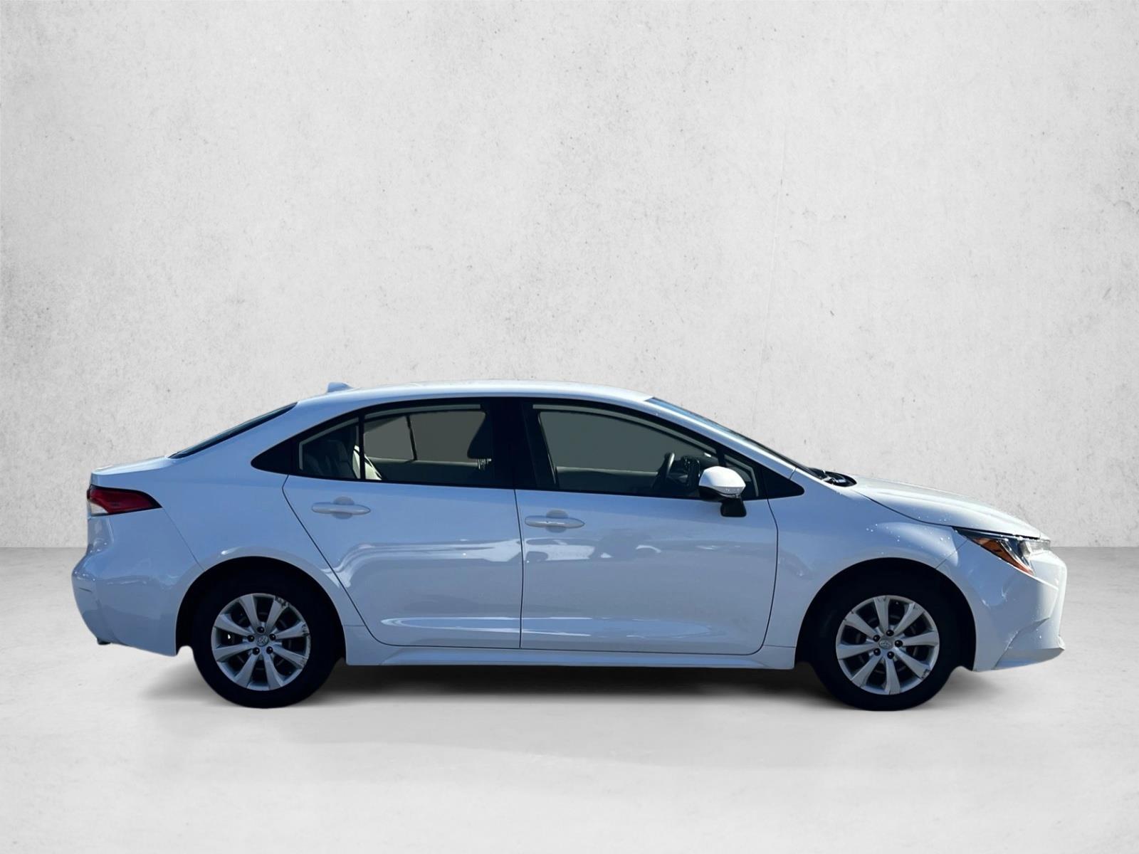 2022 Toyota Corolla LE photo 4