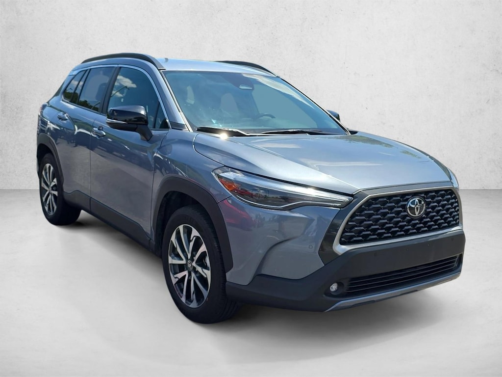 Used 2025 Toyota Corolla Cross XLE SUV