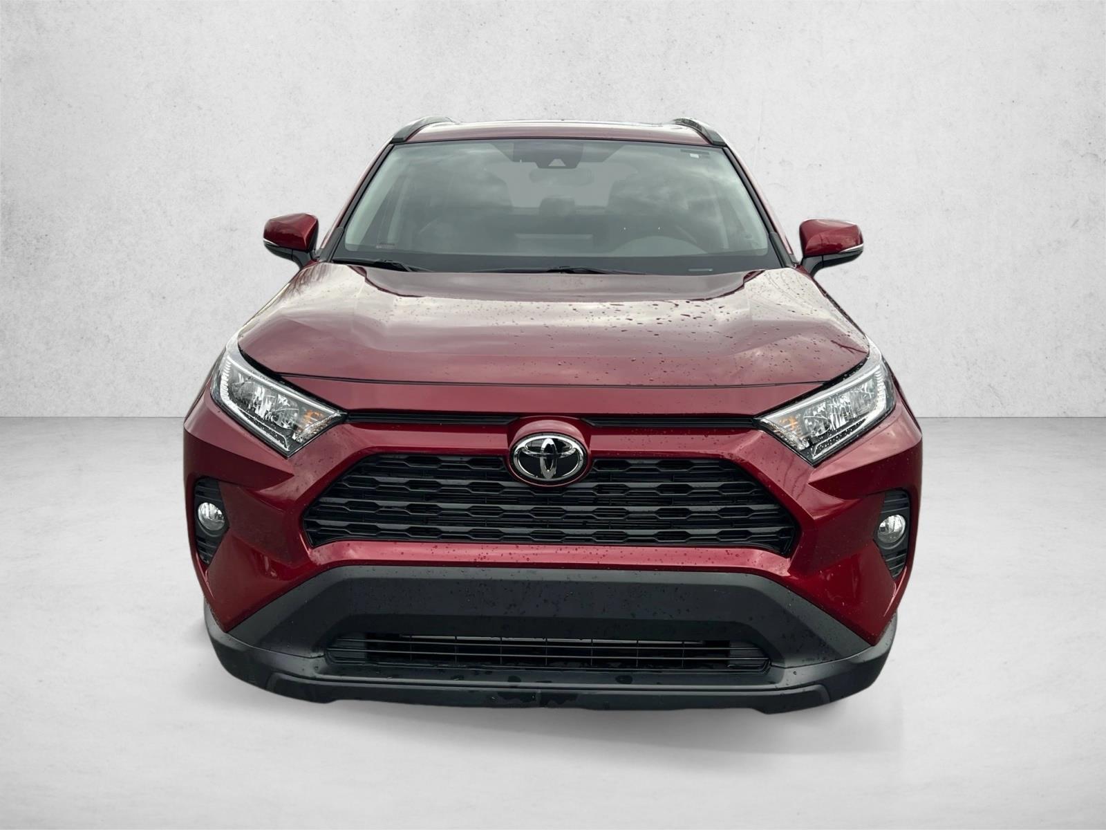 2020 Toyota RAV4 XLE Premium photo 2