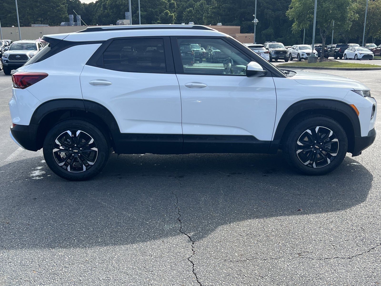 2023 Chevrolet Trailblazer LT photo 4
