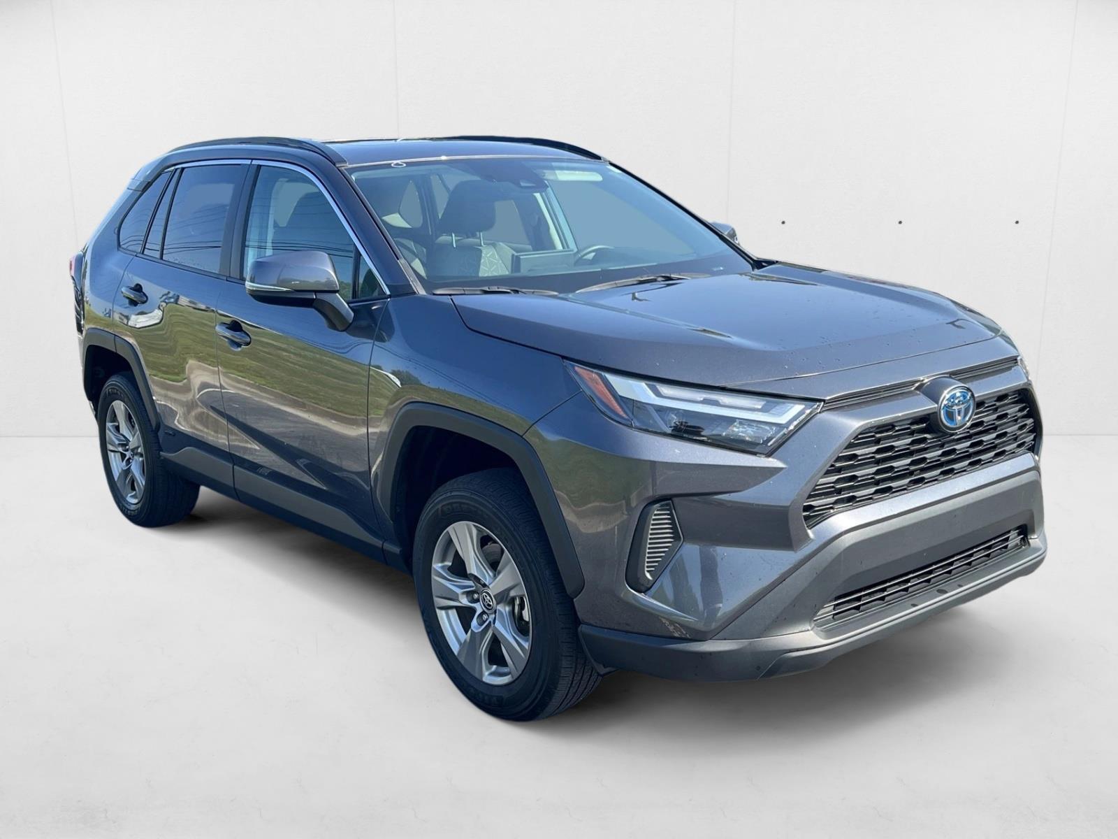 2023 Toyota RAV4 Hybrid XLE photo 3