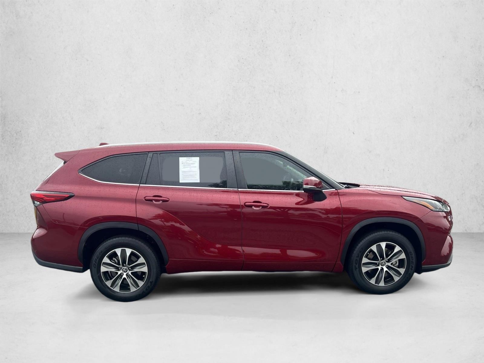 2023 Toyota Highlander XLE photo 4