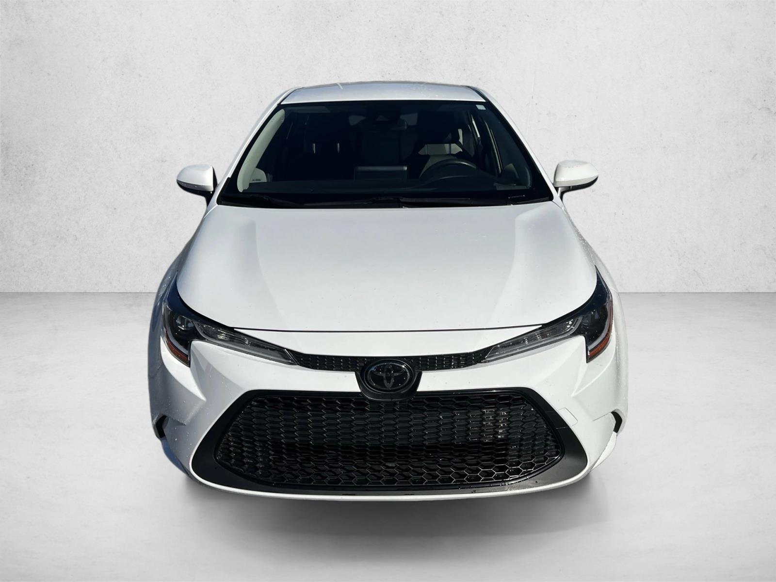 2022 Toyota Corolla LE photo 2